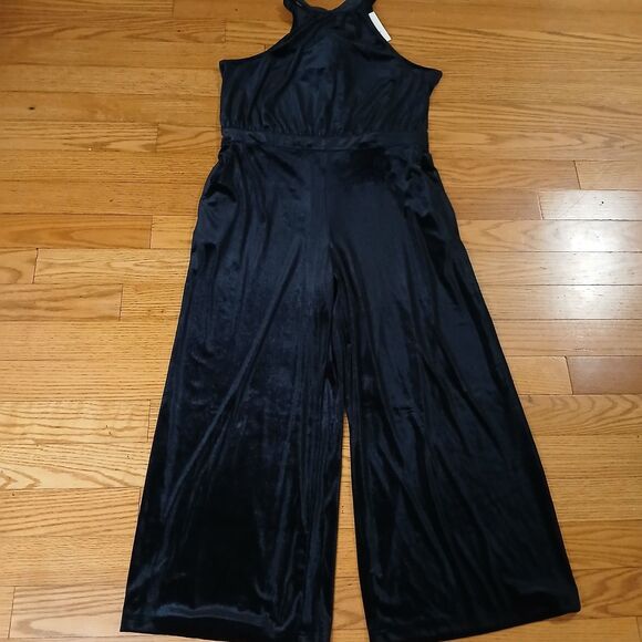 A New Day‎ Women's Black Velvet Jumpsuit Halter Neckline Side Pocket Size L NWT - Picture 4 of 9